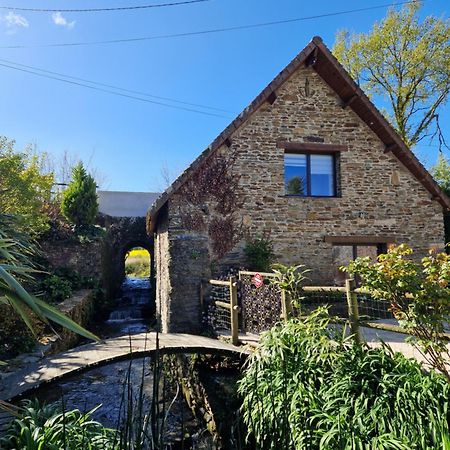 הוילה Sallen Ancien Moulin Pres D'Un Ruisseau מראה חיצוני תמונה